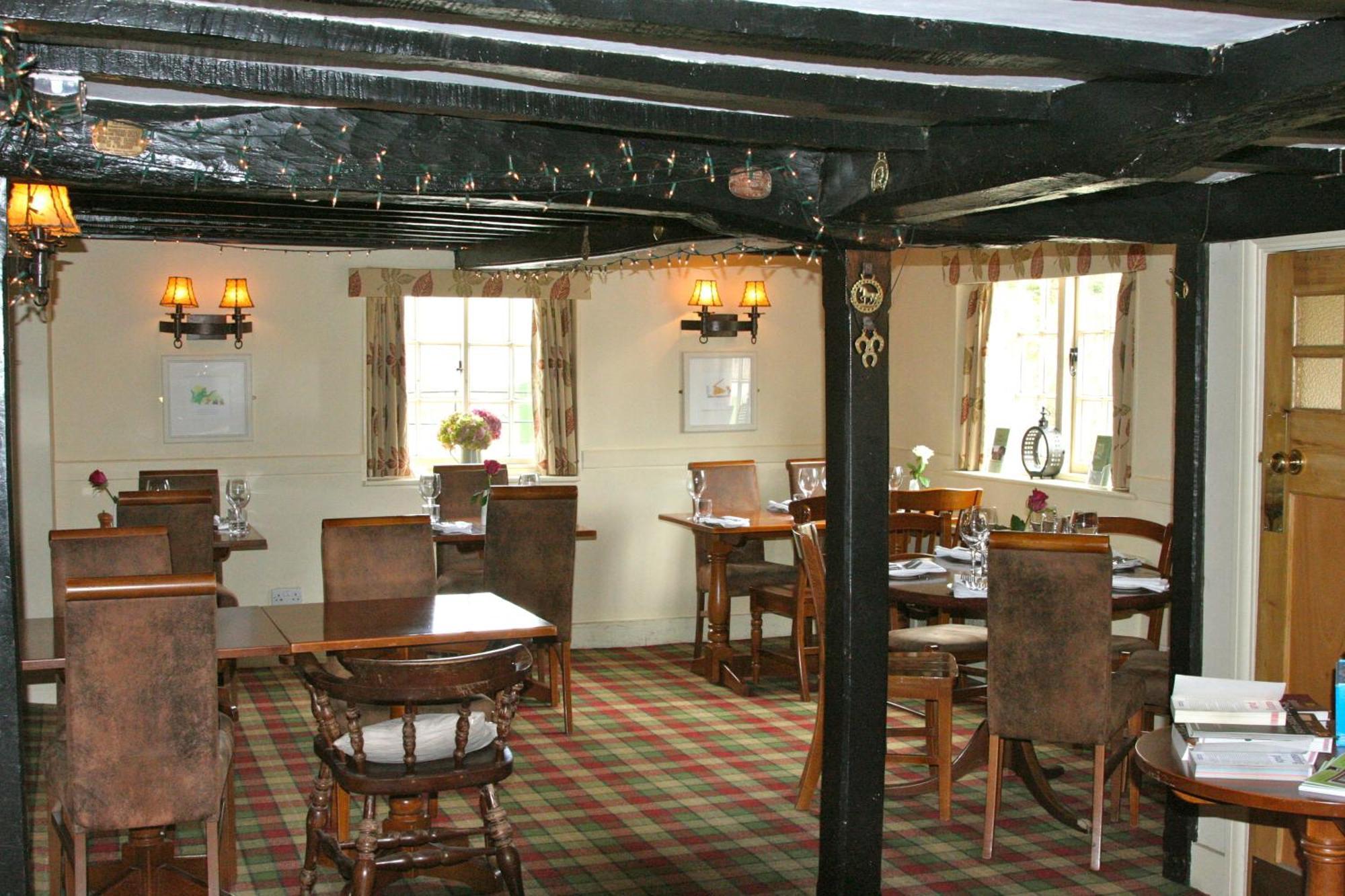 The Nags Head Hotel เกรทมิสเซนเดน ภายนอก รูปภาพ