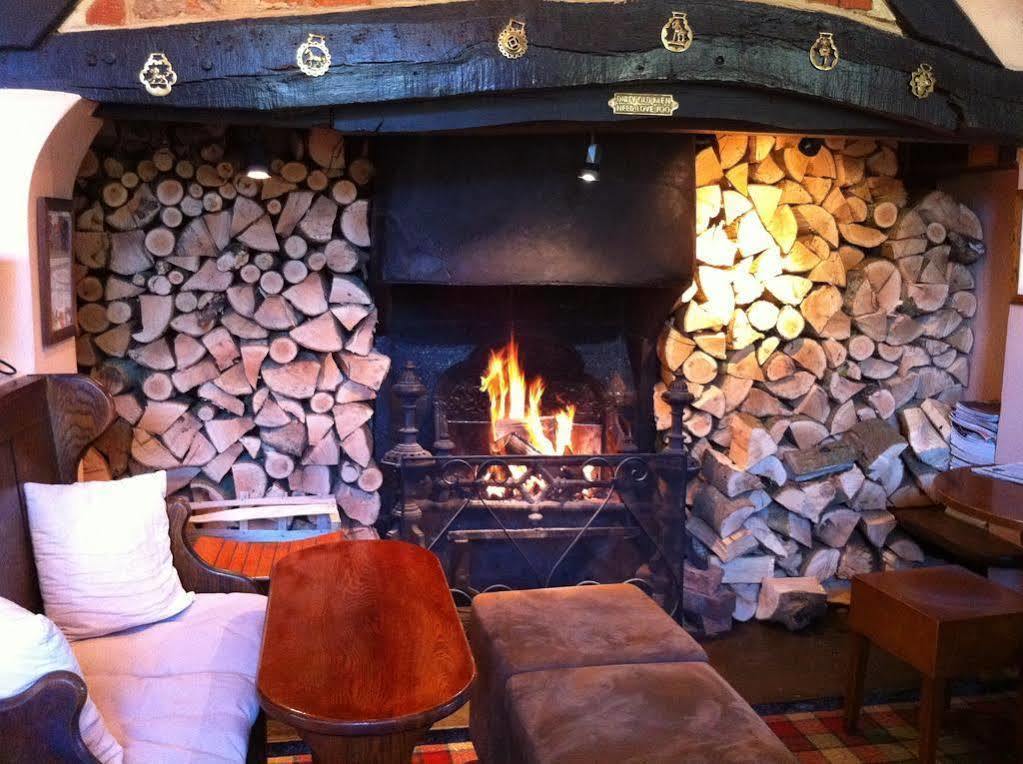 The Nags Head Hotel เกรทมิสเซนเดน ภายนอก รูปภาพ